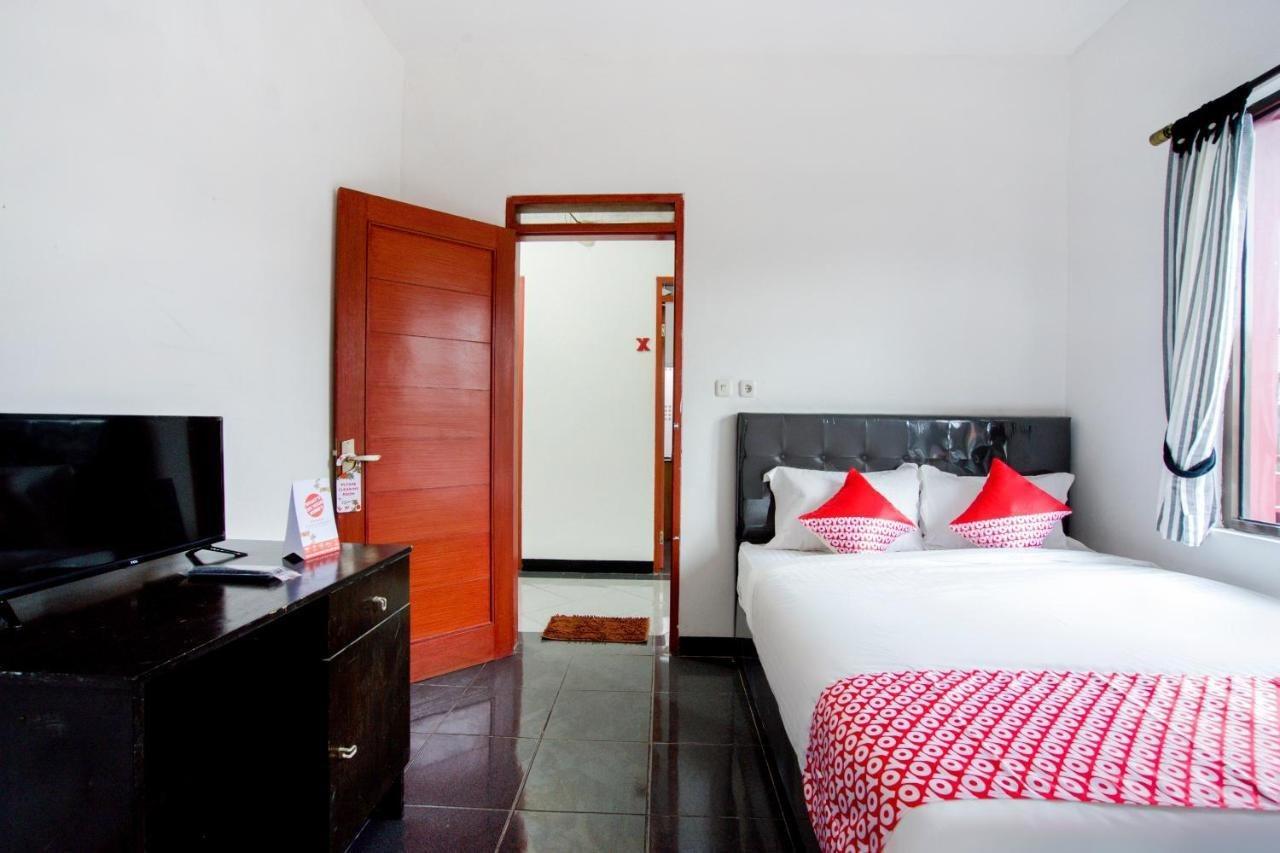 Oyo 3029 Diamond Cisitu Syariah 2* Bandung