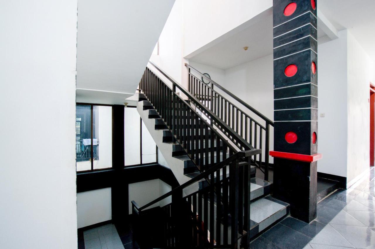 Hotel Oyo 3029 Diamond Cisitu Syariah Bandung